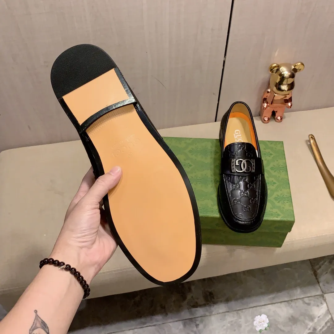 Men's Leather Shoes Men's Shoes 💰480💰💰🎩🎩 [Lightning] [Lightning] "Gucci*" The latest and most popular casual business leather shoes, top brand [Seduce] luxury ~ purchasing agent, top quality ~. [Strong] The upper is made of imported breathable cowhide with matching material ➕ breathable cowhide feet (•) and fine workmanship. The original stylish and stylish soft rubber wear-resistant and non-slip outsole is light and comfortable on the feet. The real thing looks better when taken in real life. 309: code: 38-44, can be customized to 45